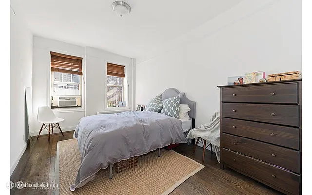 Rented by Douglas Elliman | media 7