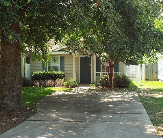 1st image of 2466 Trailwood Dr
