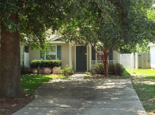 2466 Trailwood Dr, Cantonment, FL 32533