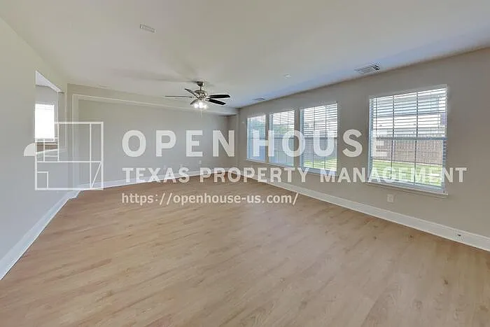 29402 Legends Hill Dr — Photo 5