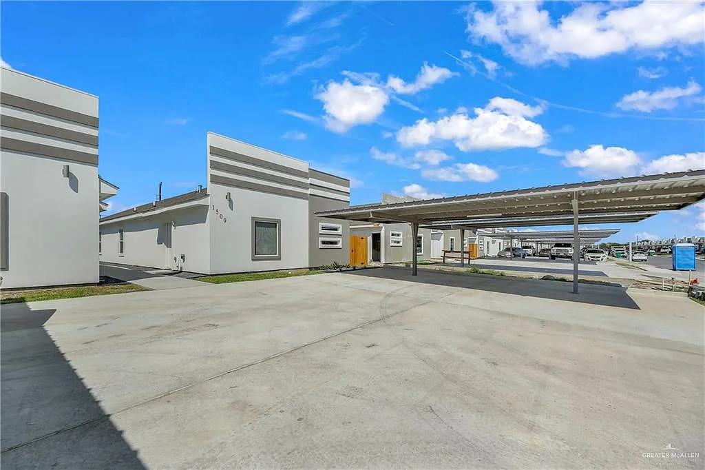 Building Photo - 1500 W Heritage Dr #2