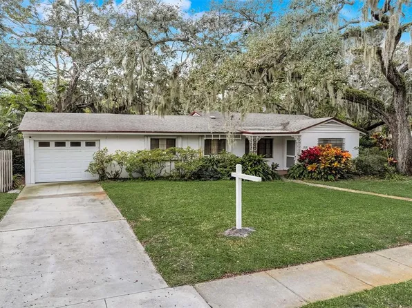 1656 Catalonia Ln #12, Sarasota, FL 34239