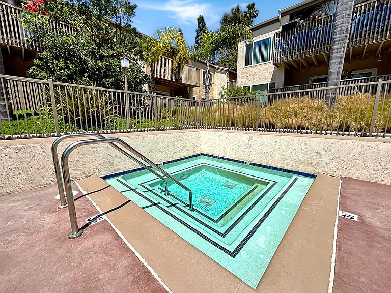 8503 Villa La Jolla Dr #J — Photo 26
