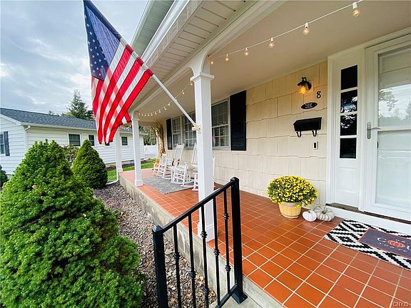4th image of 8 Westfield Park