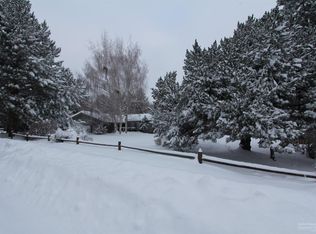 21060 Woodhaven Ave, Bend, OR 97702