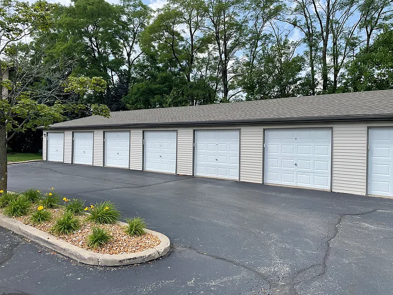 1028 Ashley Ct N #1B — Photo 21