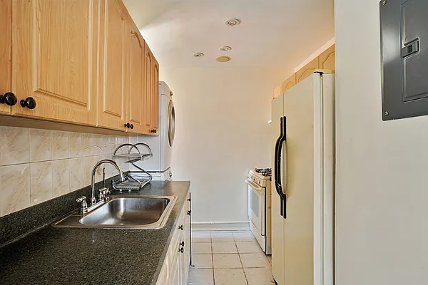 Rented by Corcoran | media 58