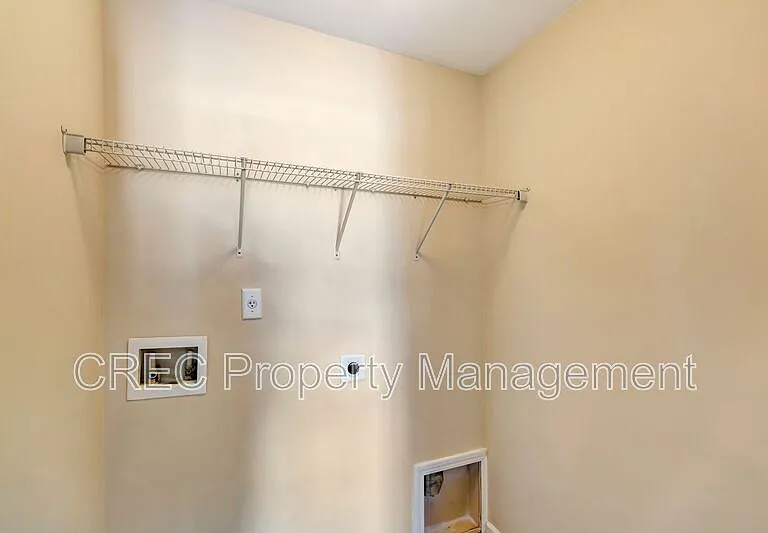 9161 Parlor Dr — Photo 12
