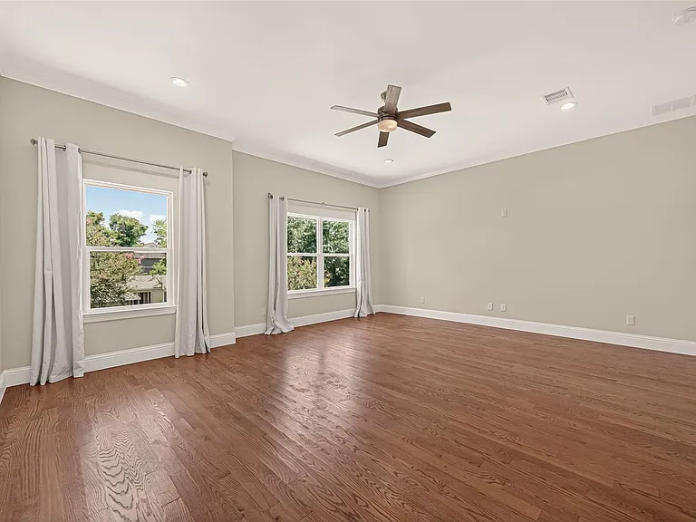 2211 Silverbonnet St — Photo 26