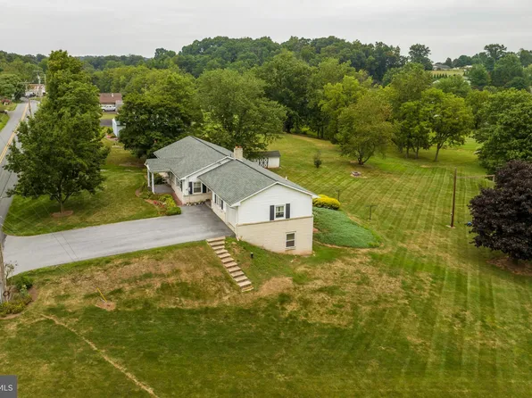 1042 Beam Rd, Denver, PA 17517