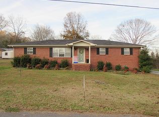 223 Southwood Dr, Linden, TN 37096