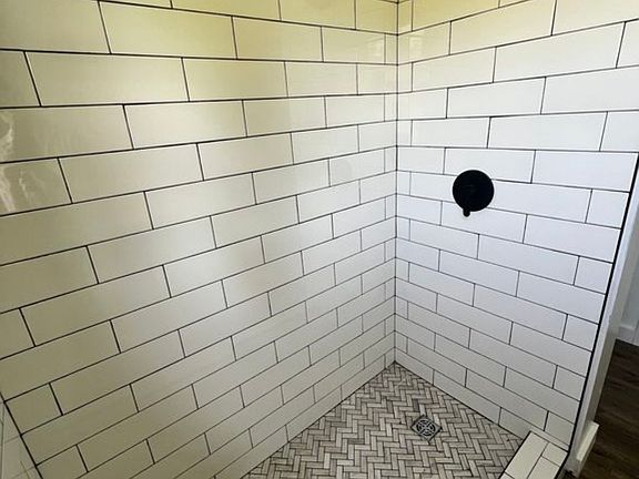 5th image of 114 Raby St