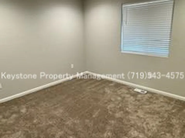 857 S Palomar Dr — Photo 10