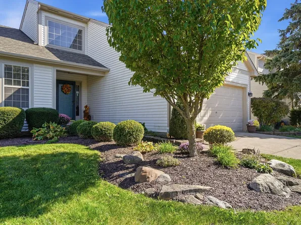 956 Portlock Dr, Columbus, OH 43228
