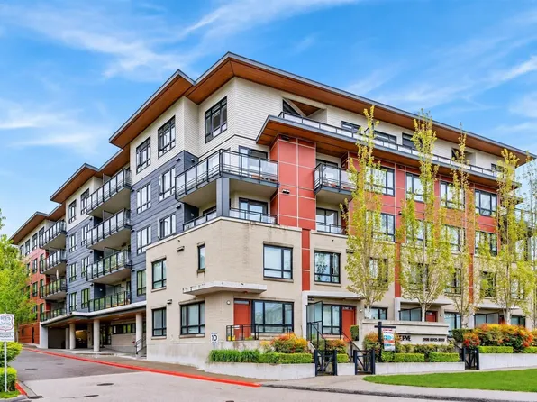 13919 Fraser Hwy #311, Surrey, BC V3T 4E6