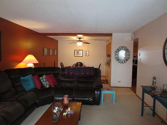 5th image of 440 E Montrose Ave APT 105