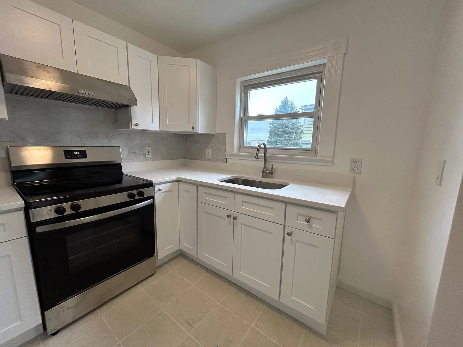 520 King St — Photo 2