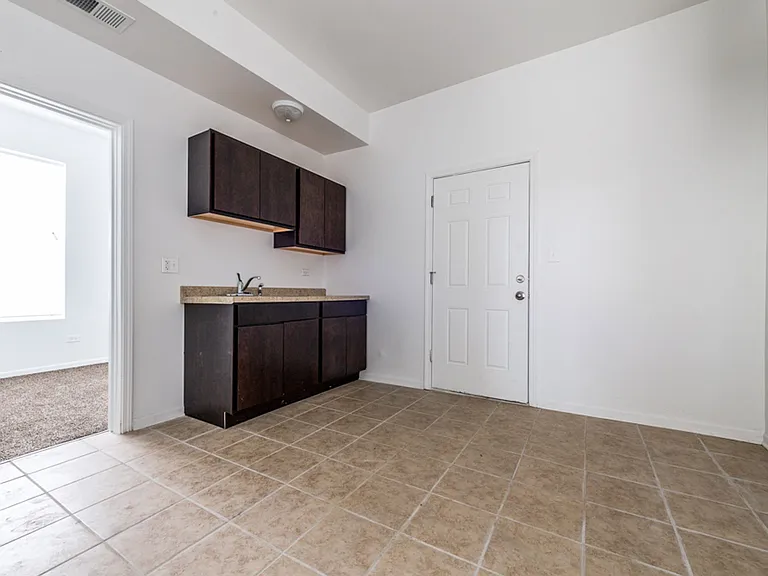 1630 S Sawyer Ave — Photo 29