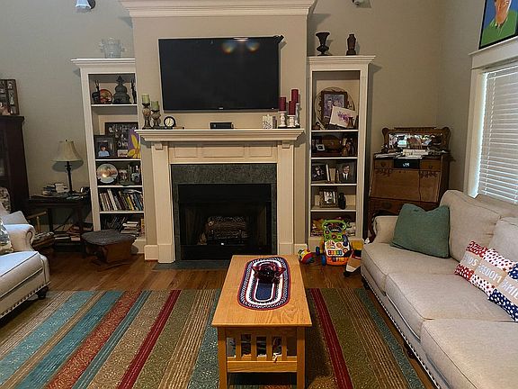 looking right from entry