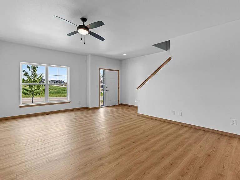 630 Catherine Dr — Photo 9