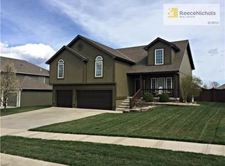 18101 Belinda Dr, Smithville, MO 64089
