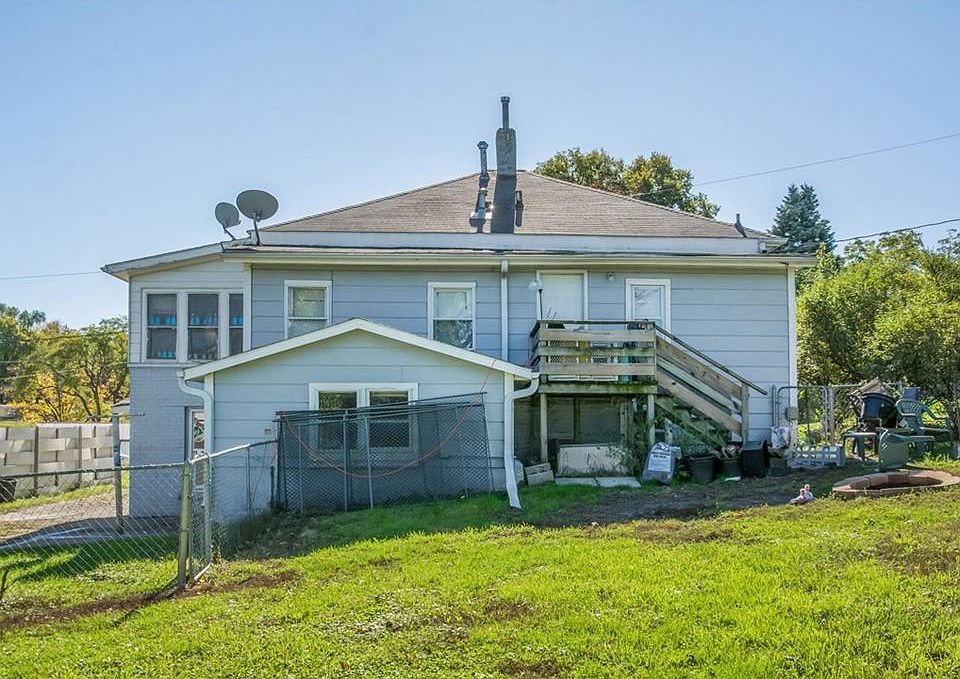 1st image of 124 E Olinda Ave