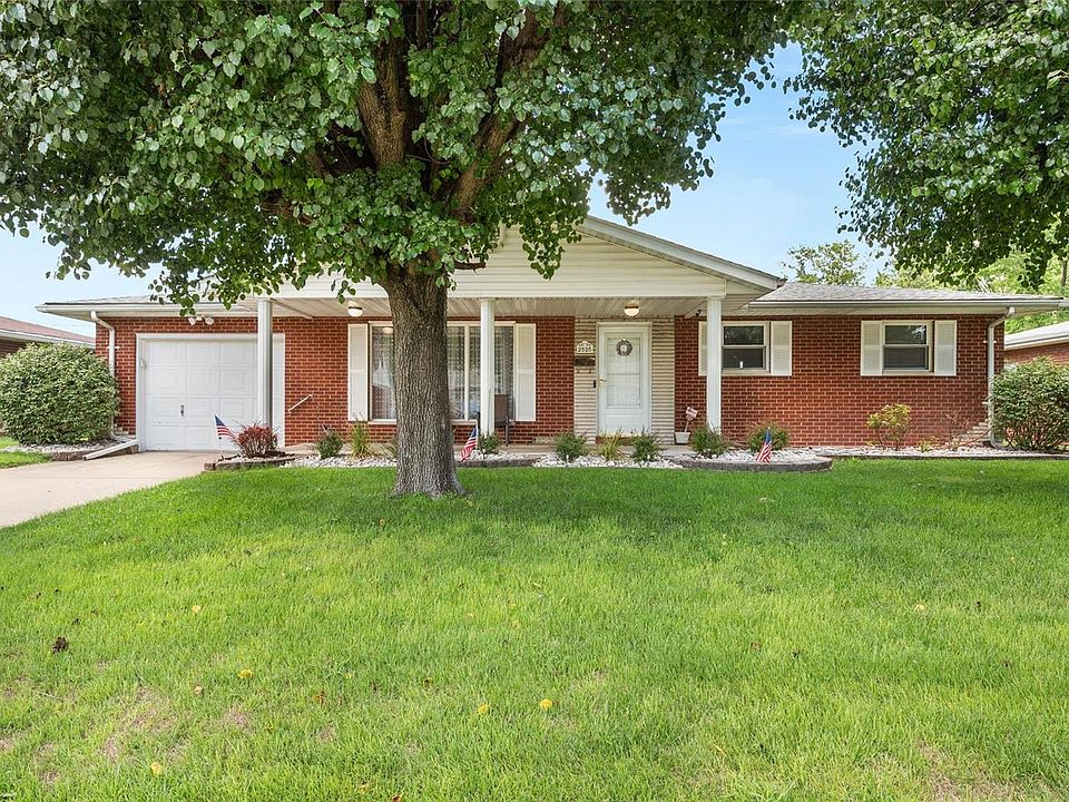1st image of 2525 Ivy Ln