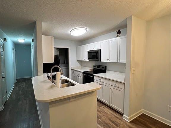 3rd image of 410 Delaware Ave