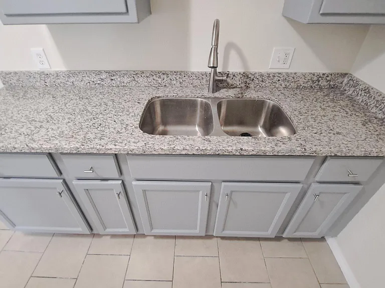 115 E Tamarack Ave #4 — Photo 8