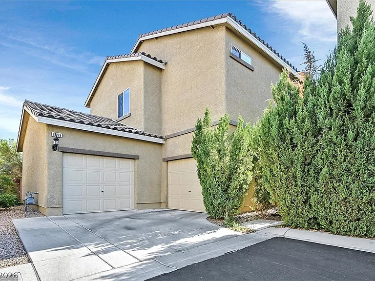 9599 Vega Carpio Ave — Photo 27