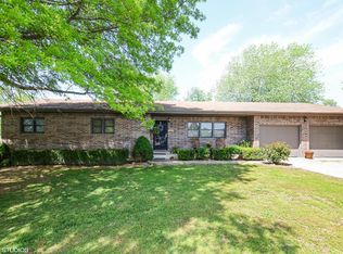 1911 Katherine Dr, West Plains, MO 65775