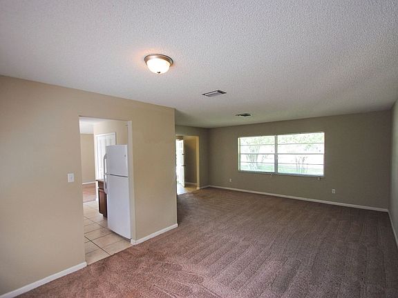 2nd image of 5423 N Woodcrest Dr