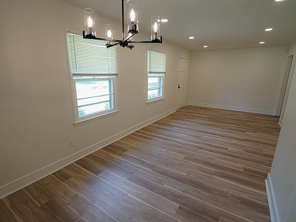 3rd image of 4910 Helene Rd