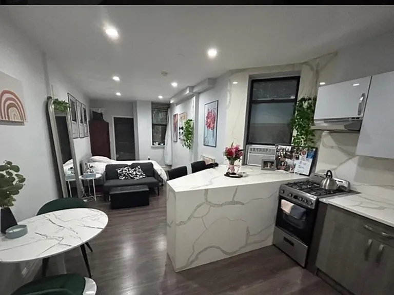 950 Bergen St #3 — Photo 1