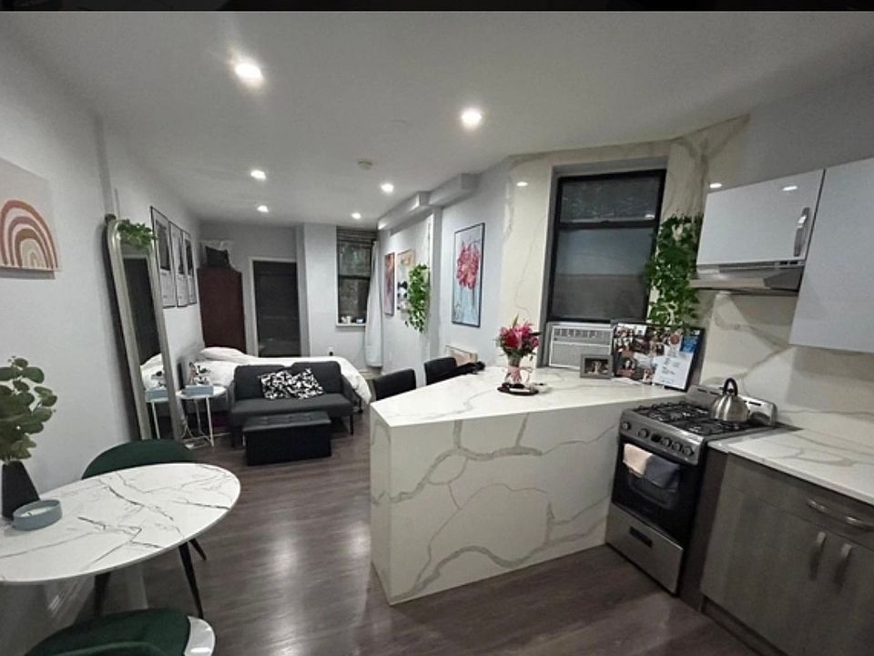 1st image of 950 Bergen St APT 3