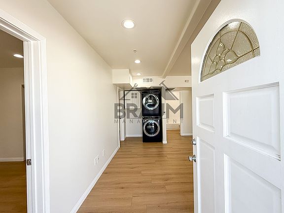 5th image of 1415 S Centinela Ave #1421B