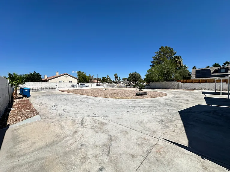 1924 Westwind Rd #B — Photo 2
