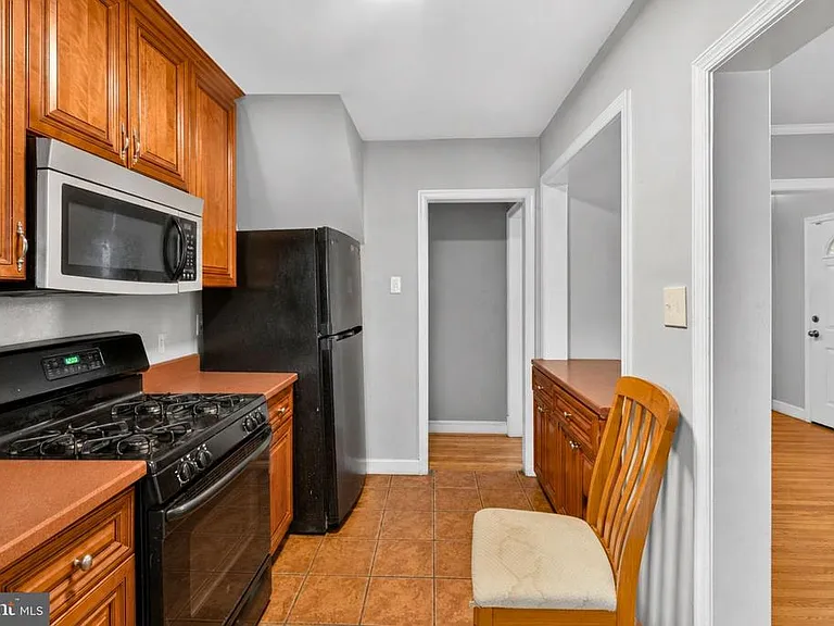 5016 E Capitol St NE — Photo 3