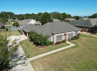 37 Travis Rdg, Deatsville, AL 36022