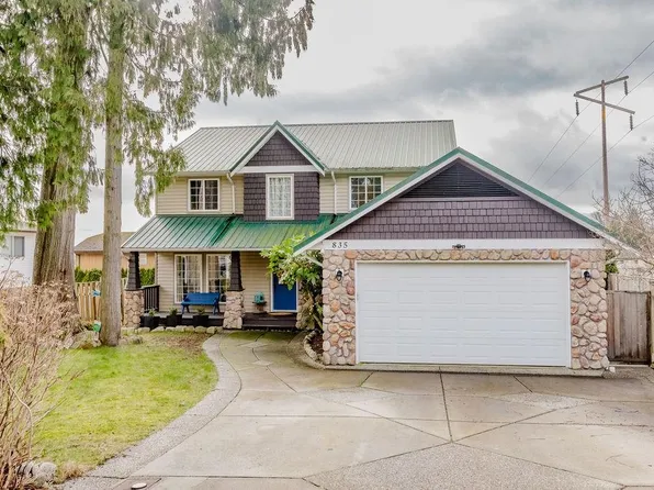 835 Aurora Way, Gibsons, BC V0N 1V9