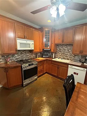 804 Pontalba St — Photo 3