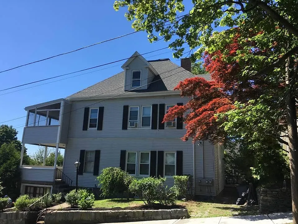 129 Lincoln Ave