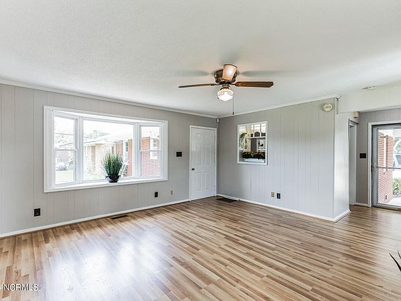 3rd image of 214 House Street