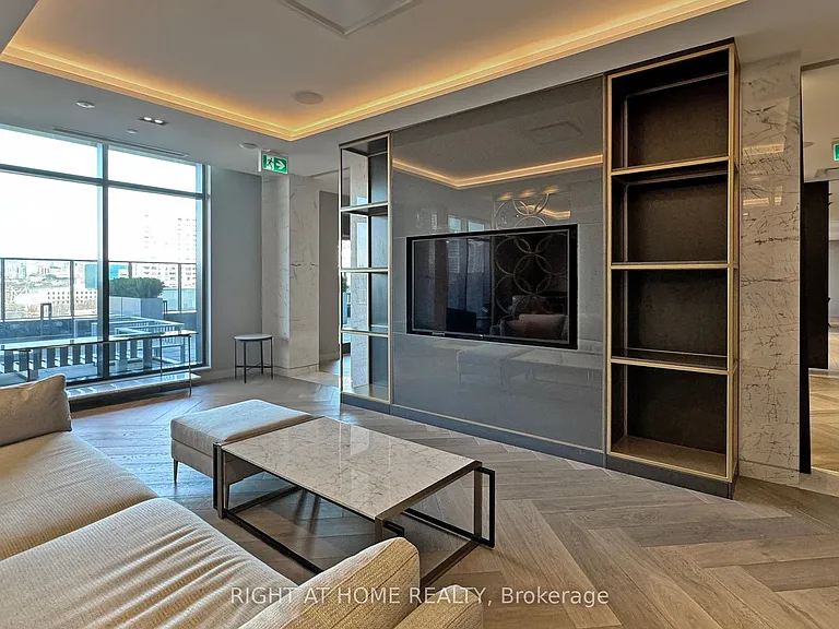 330 Richmond St W #209 — Photo 30