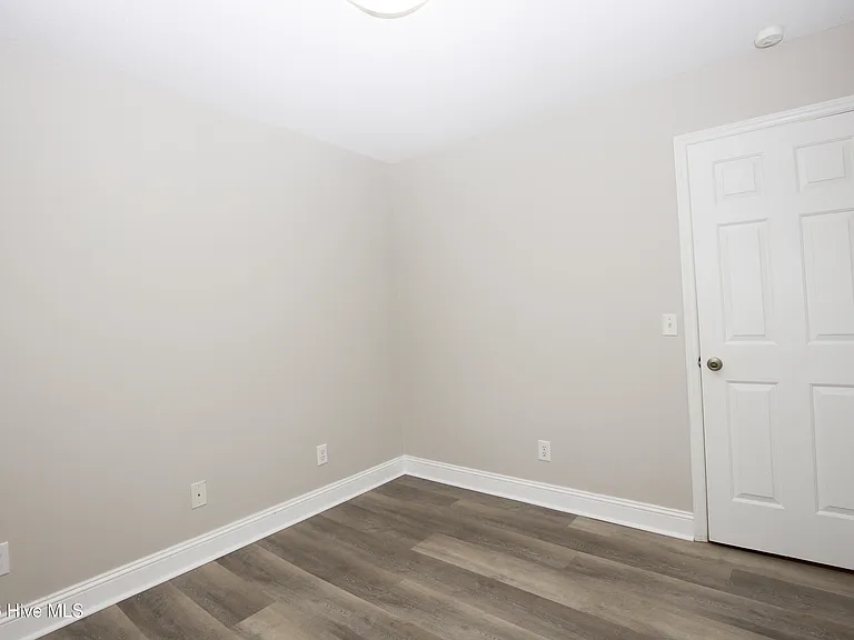 201 Sarason Pl — Photo 25