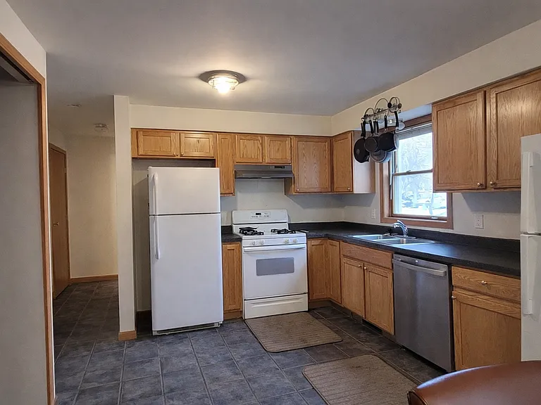 1300 Broadway St — Photo 3