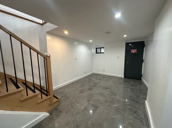 1928 Linden Street image 14 of 18