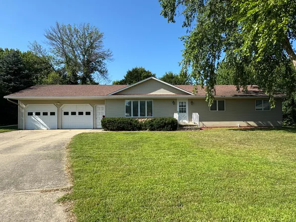 405 Martin Ct, Fairmont, MN 56031