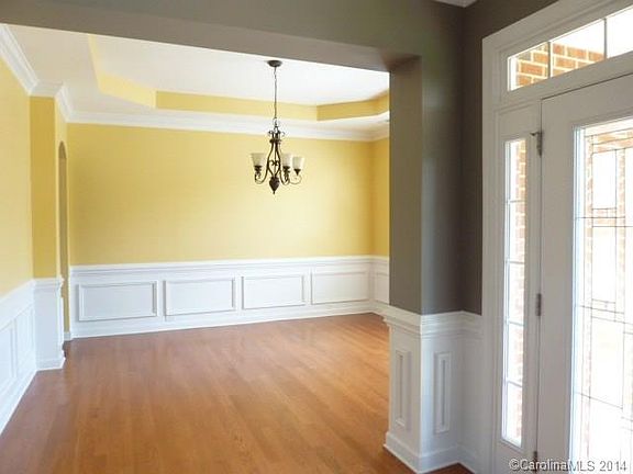 3rd image of 408 Palmerston Ln