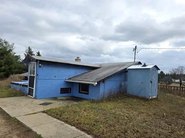 22140 220th Ave, Paris, MI 49338